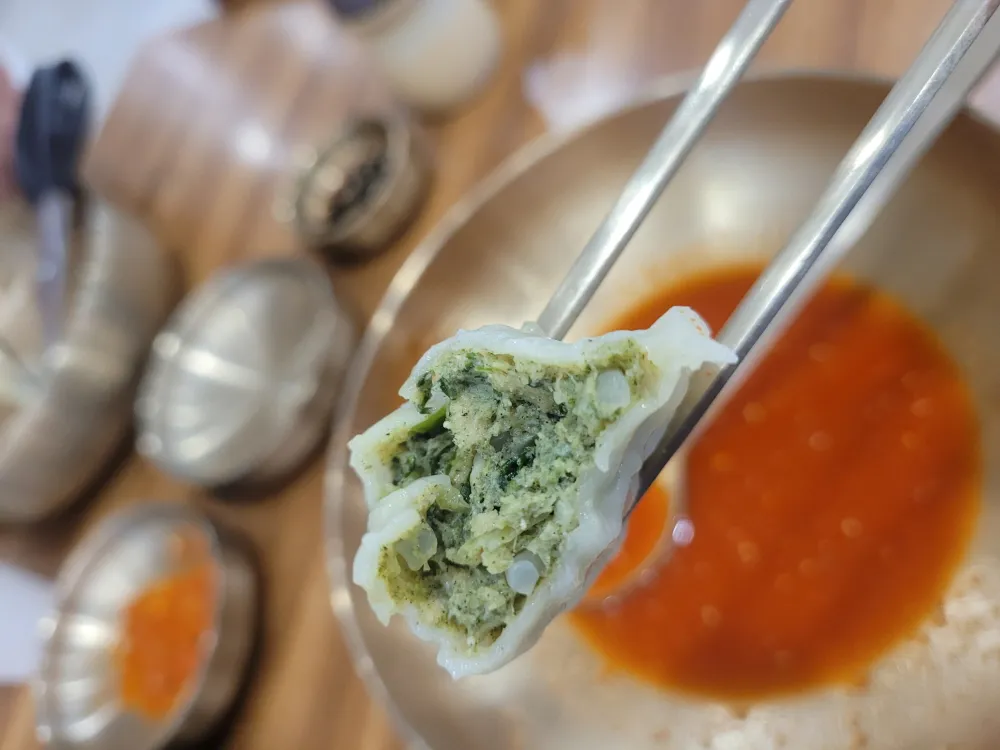 7곡 제면소 매장 내부 인테리어와 전경